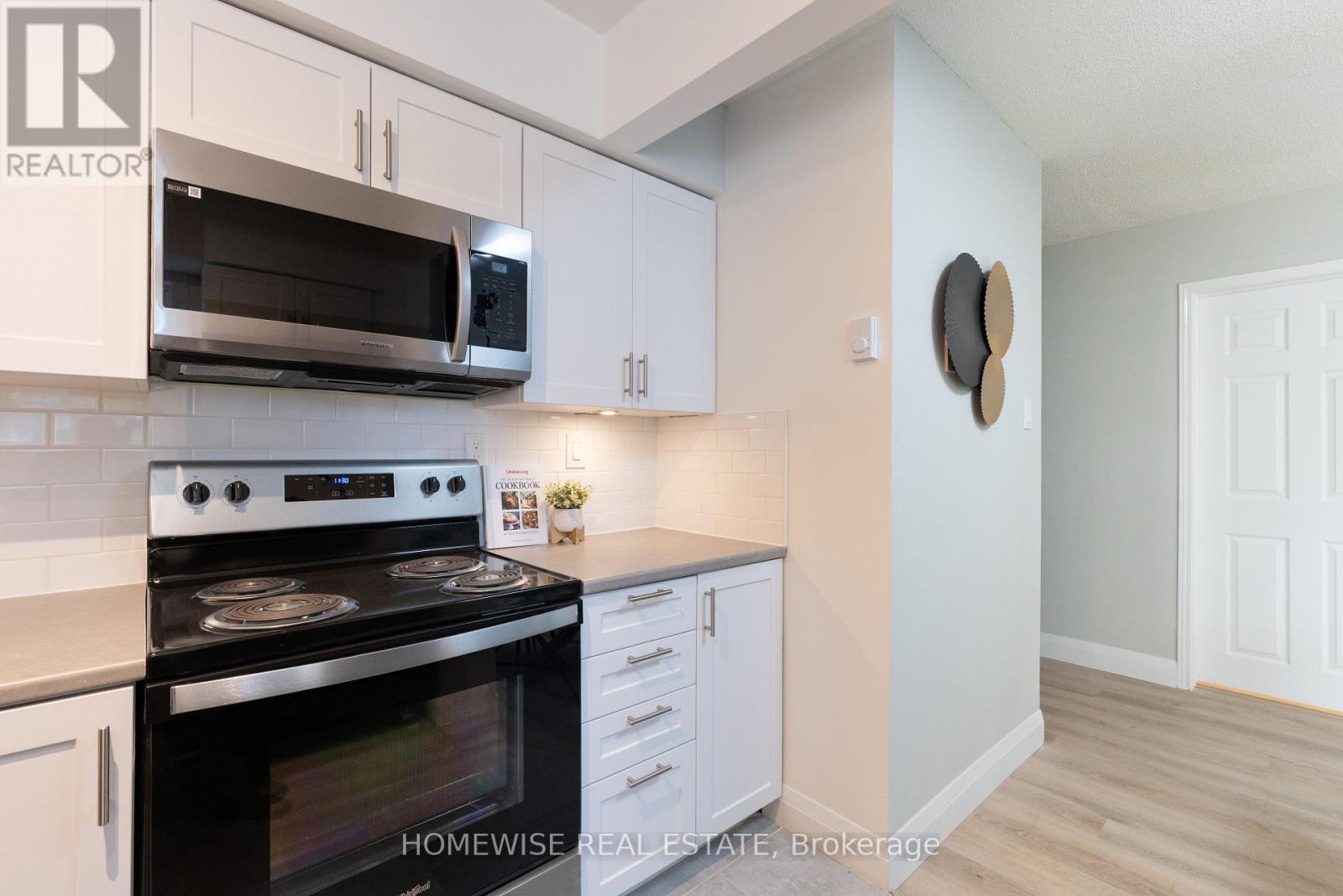 D6 - 240 Ormond Drive, Oshawa, ON - Indoor Photo Showing Kitchen