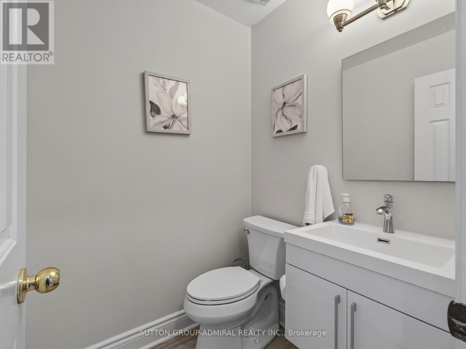 Powder Room - 99 Dundurn Crescent, Vaughan, ON - Indoor Photo Showing Bathroom