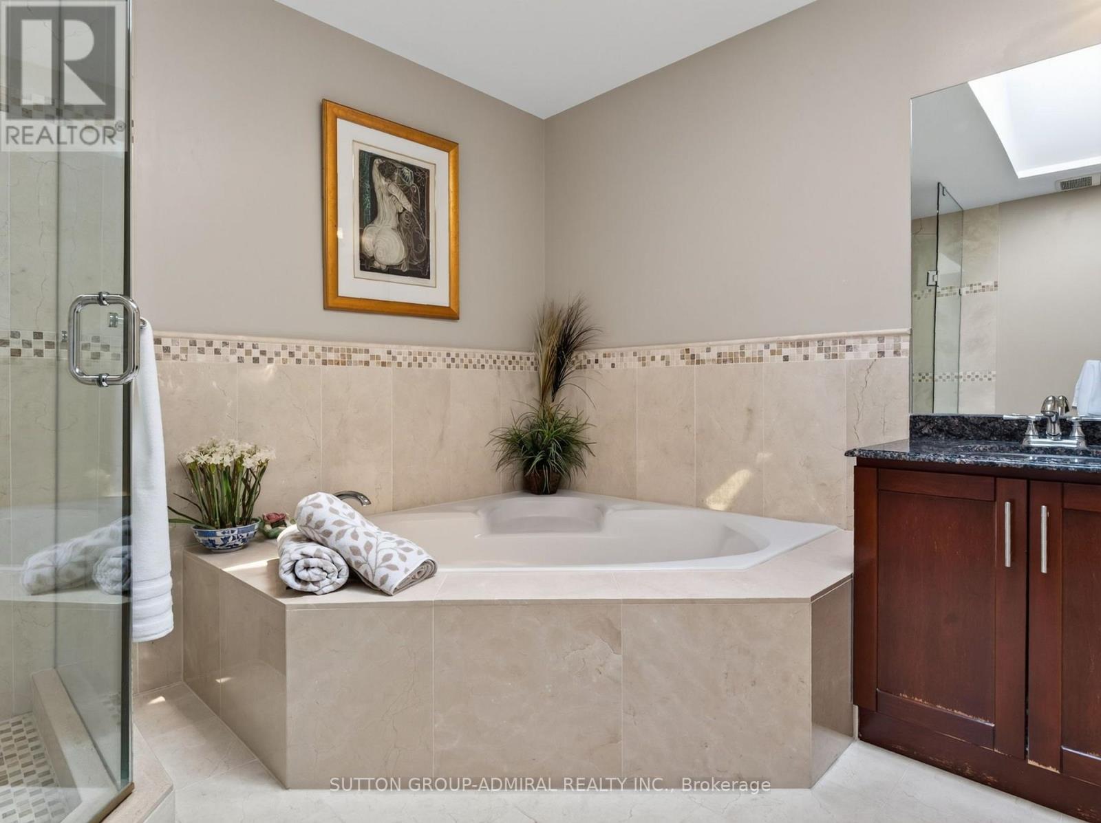 Prime Ensuite - 99 Dundurn Crescent, Vaughan, ON - Indoor Photo Showing Bathroom
