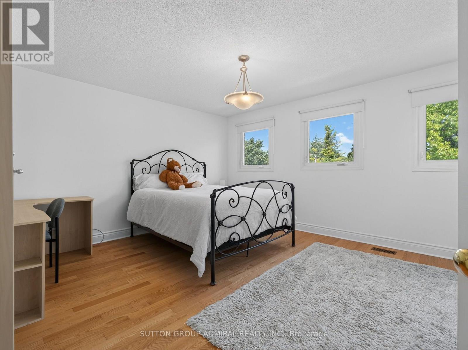 2nd Bedroom - 99 Dundurn Crescent, Vaughan, ON - Indoor Photo Showing Bedroom
