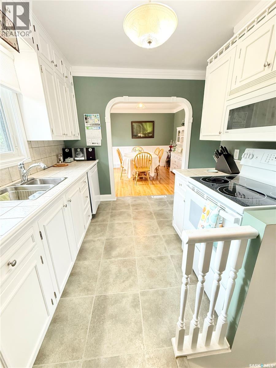 220 Souris Street, Yellow Grass, SK - Indoor Photo Showing Kitchen With Double Sink