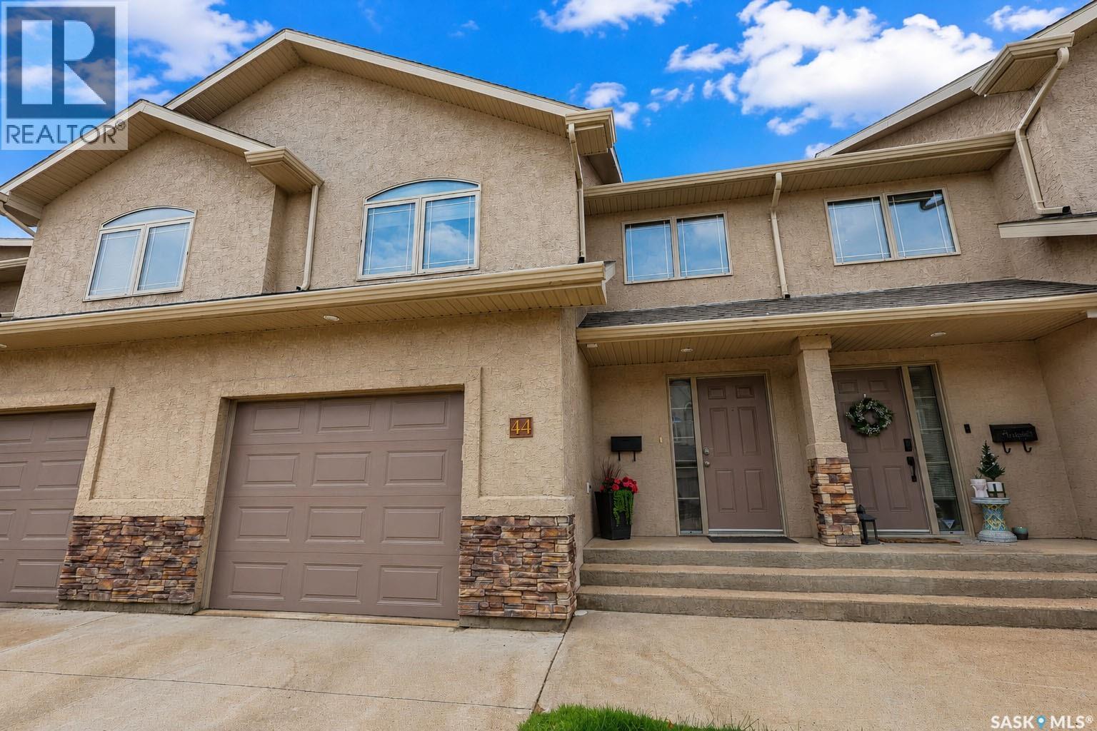 44 1600 Muzzy Drive, Prince Albert, SK - Outdoor With Facade