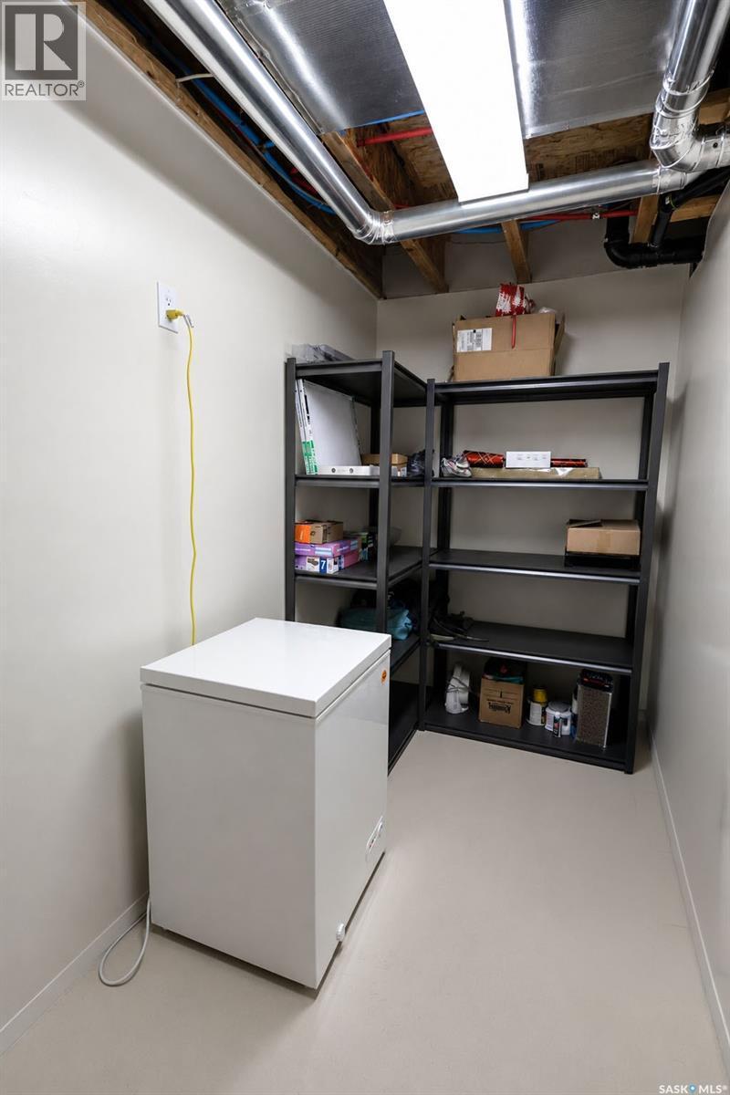 44 1600 Muzzy Drive, Prince Albert, SK - Indoor Photo Showing Laundry Room