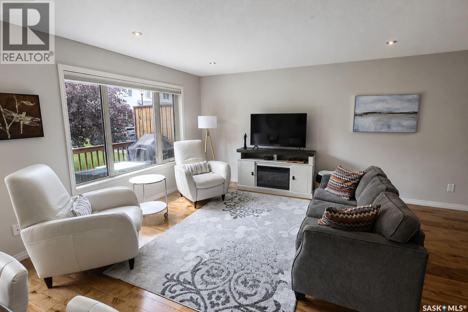 44 1600 Muzzy Drive, Prince Albert, SK - Indoor Photo Showing Living Room