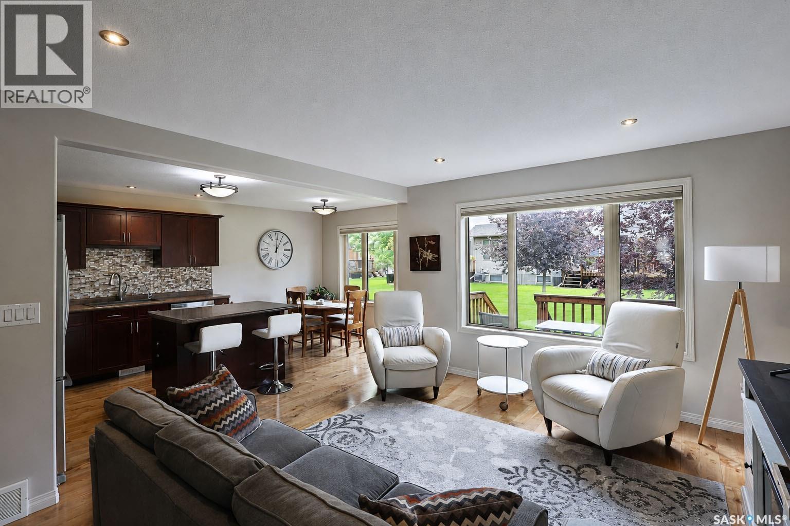 44 1600 Muzzy Drive, Prince Albert, SK - Indoor Photo Showing Living Room