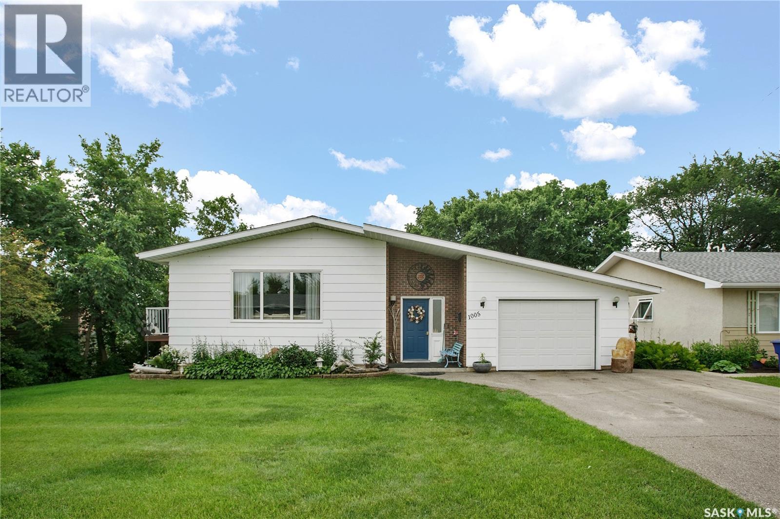 1005 10Th Street, Rosthern, SK - Outdoor
