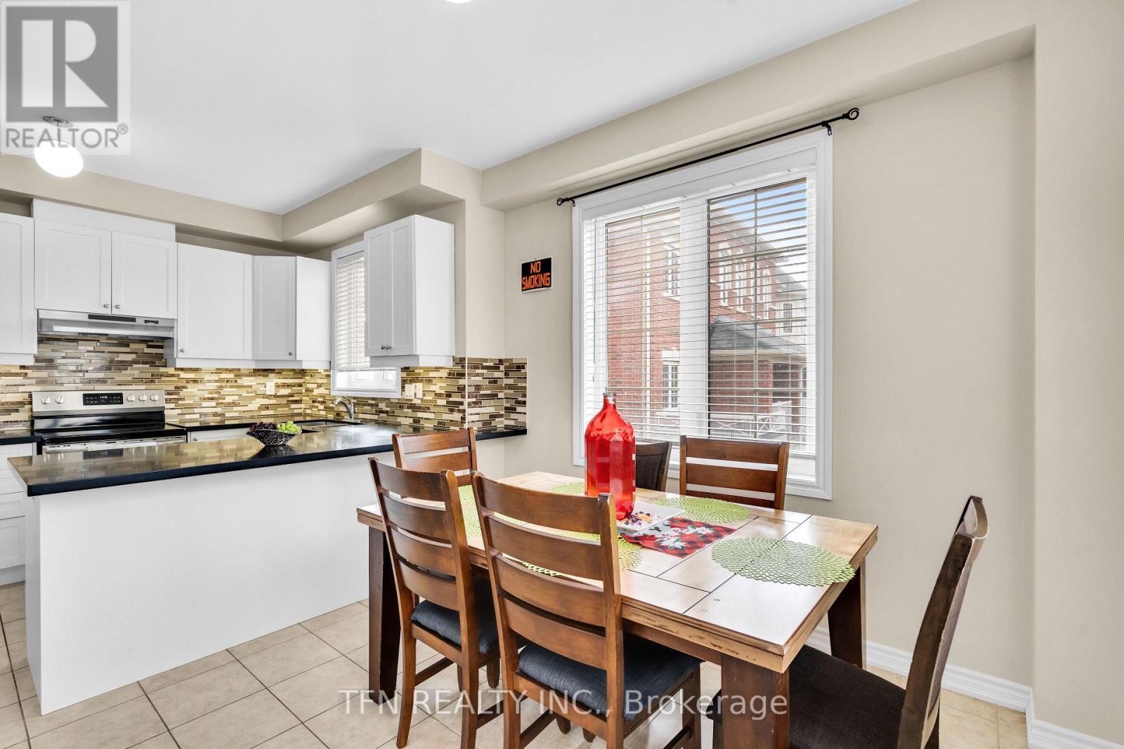 2 Shiff Crescent, Brampton, ON - Indoor Photo Showing Dining Room