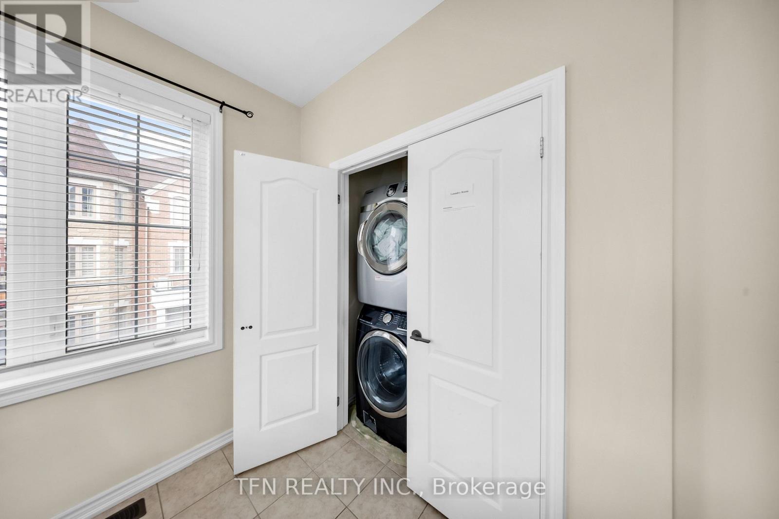 2 Shiff Crescent, Brampton, ON - Indoor Photo Showing Laundry Room