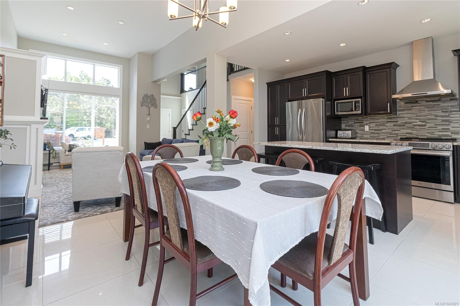 920 Snowdrop Ave, Saanich, BC