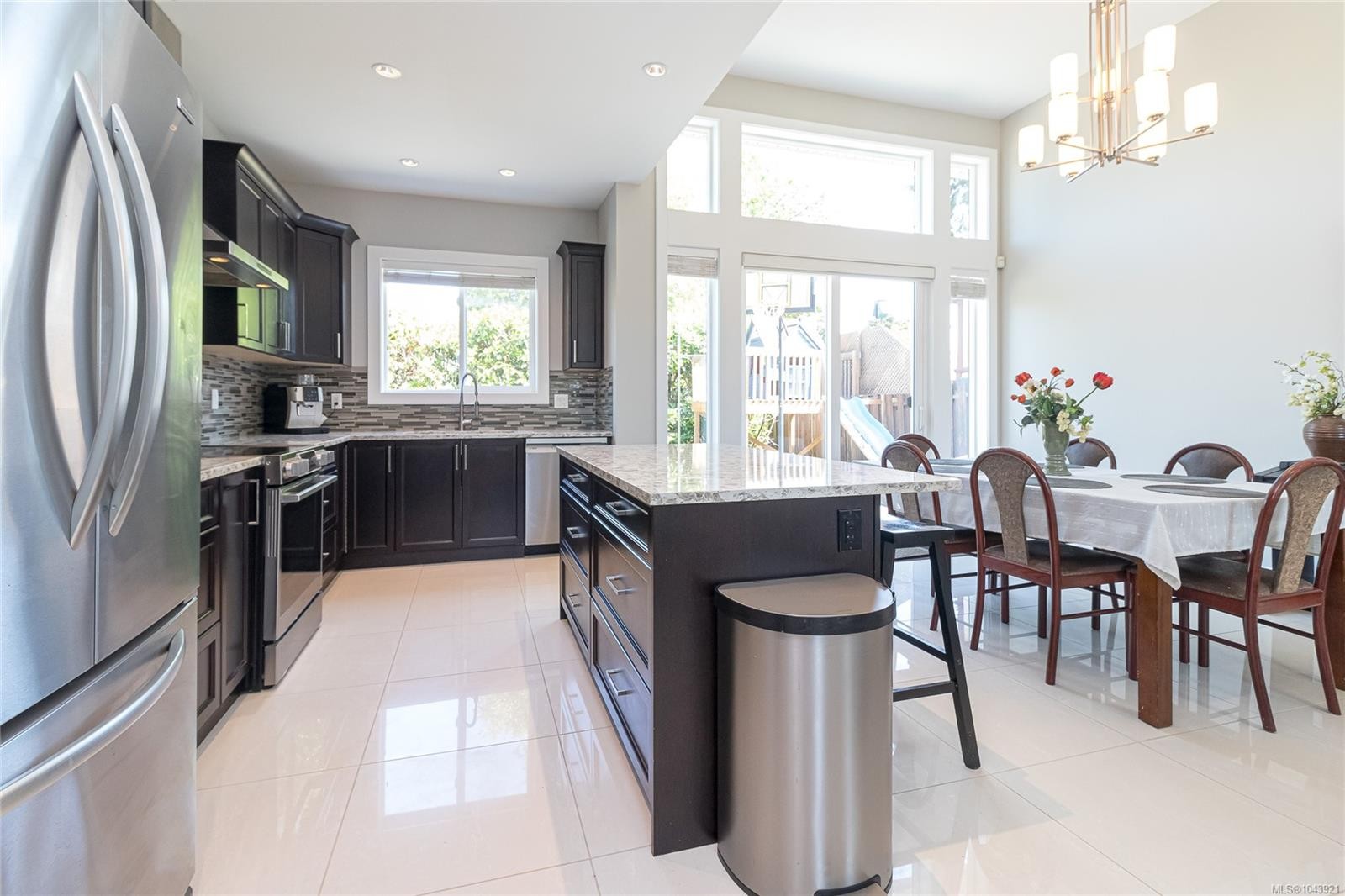 920 Snowdrop Ave, Saanich, BC