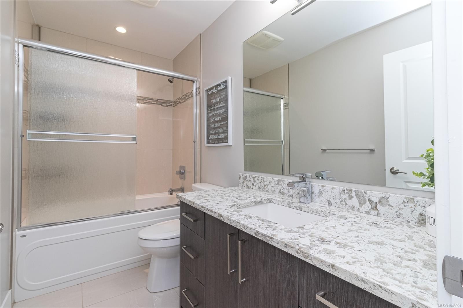 920 Snowdrop Ave, Saanich, BC