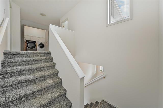 208 Bellflower Rd, Winnipeg, MB - Indoor Photo Showing Other Room