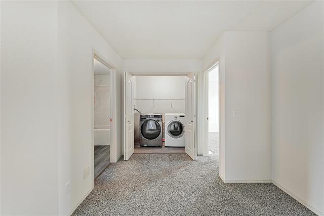 208 Bellflower Rd, Winnipeg, MB - Indoor Photo Showing Laundry Room