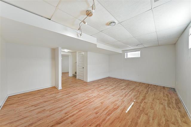 208 Bellflower Rd, Winnipeg, MB - Indoor
