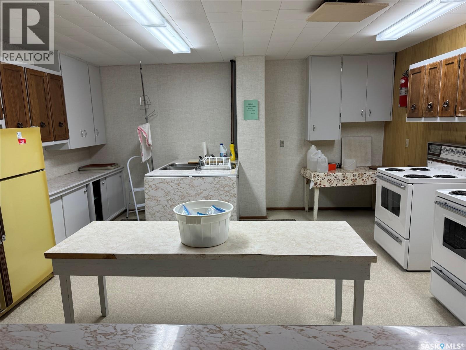 300 Queen Street, Raymore, SK - Indoor Photo Showing Kitchen