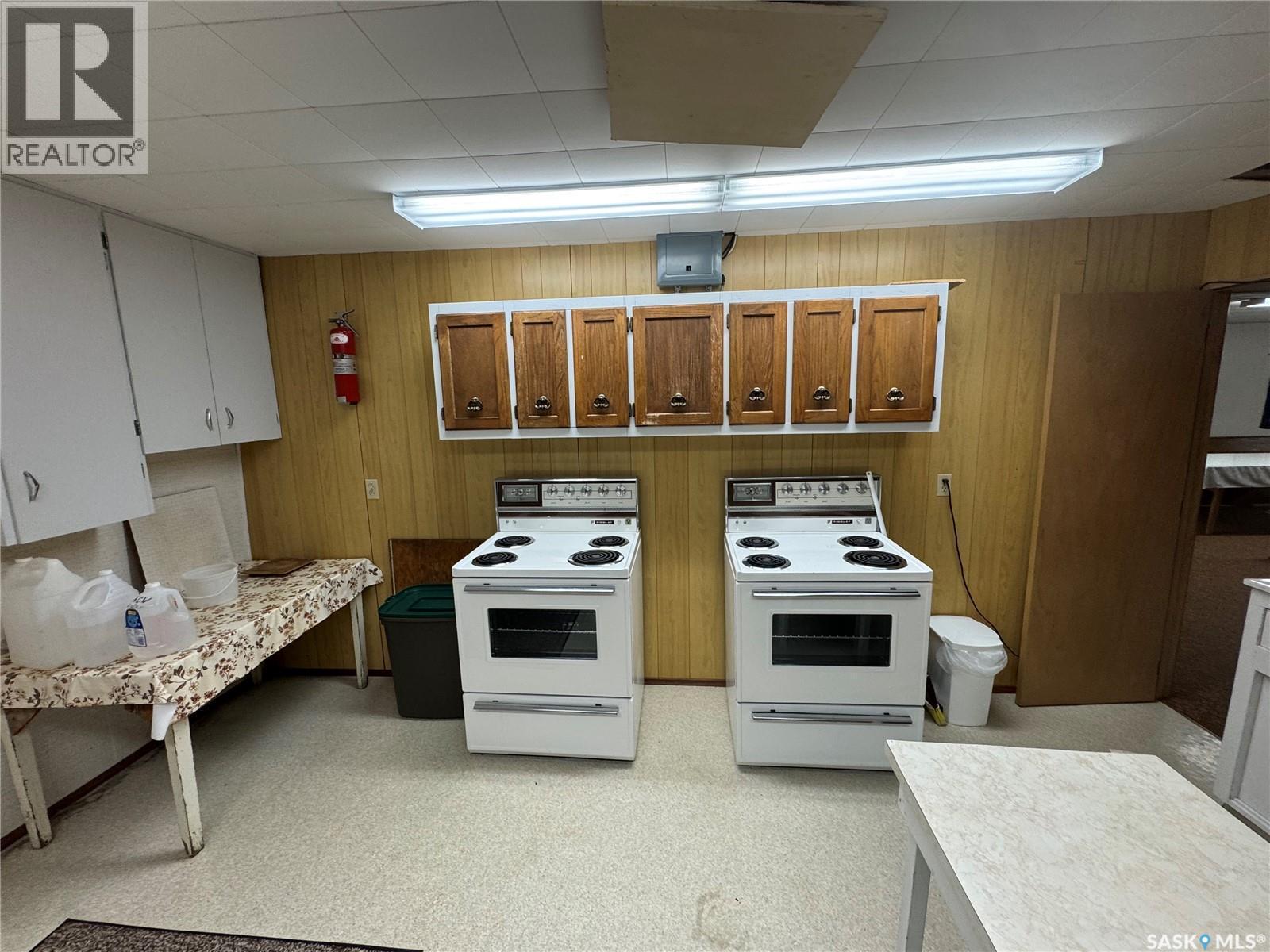 300 Queen Street, Raymore, SK - Indoor