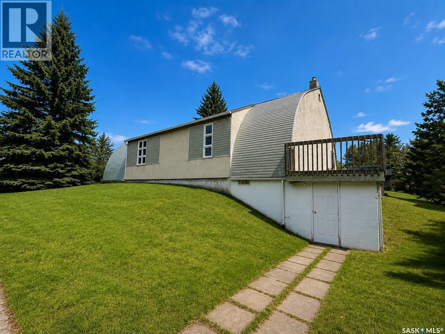 300 Queen Street, Raymore, SK - Outdoor