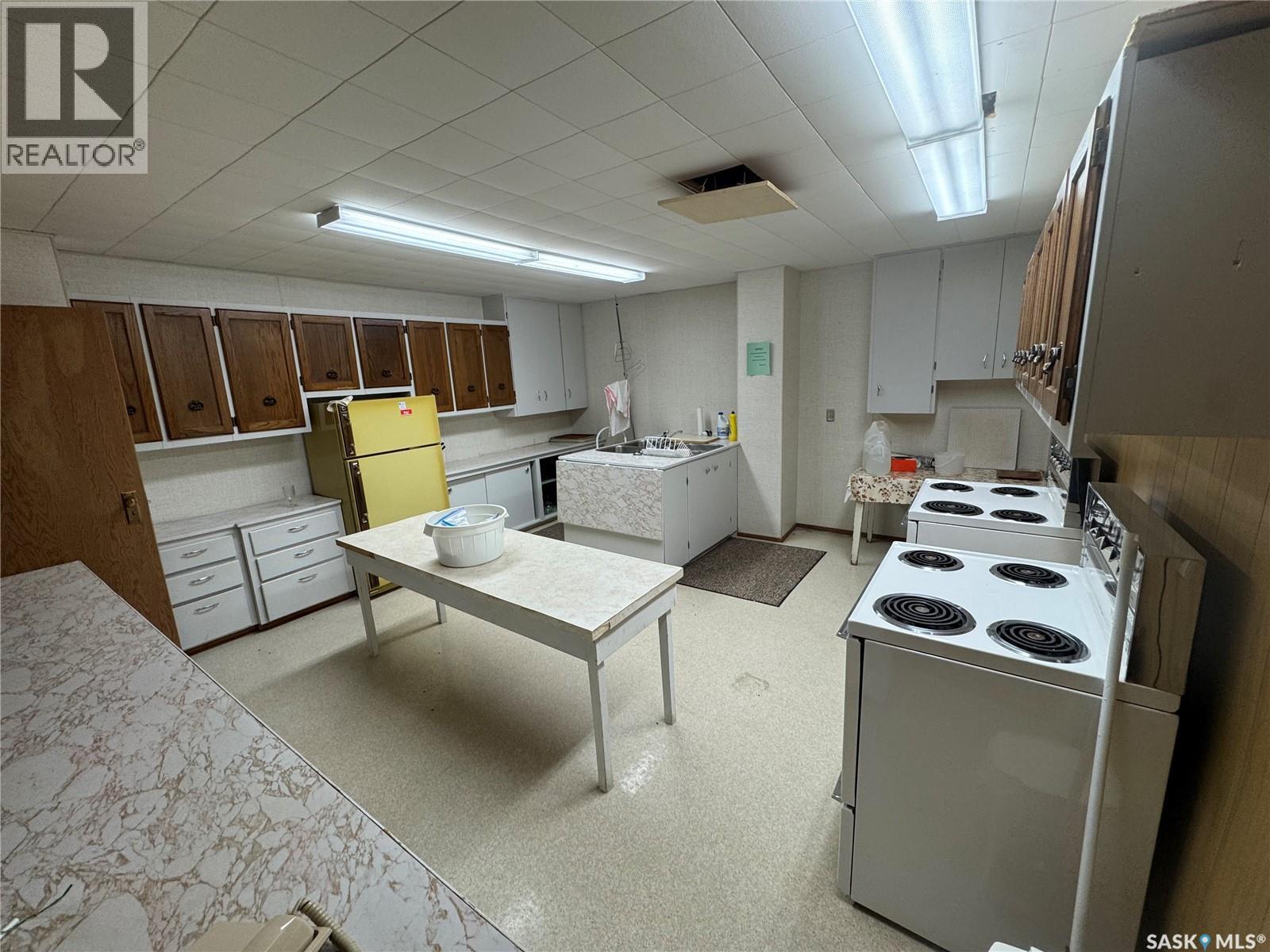 300 Queen Street, Raymore, SK - Indoor