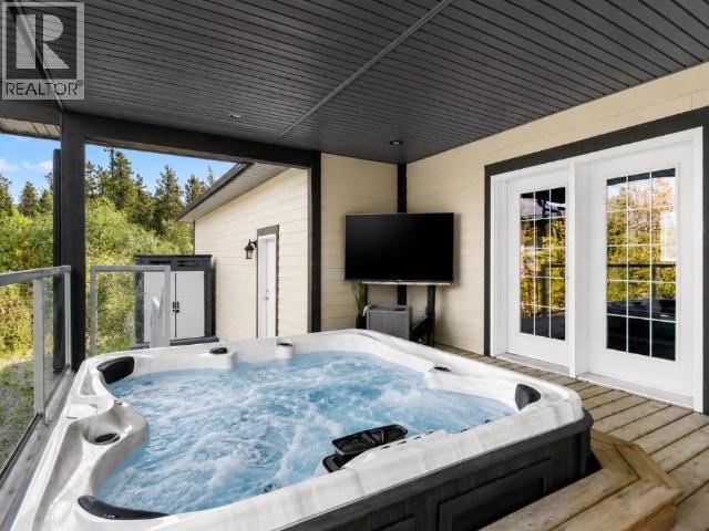 112 Alusru Way, Whitehorse, YT - Outdoor With Exterior