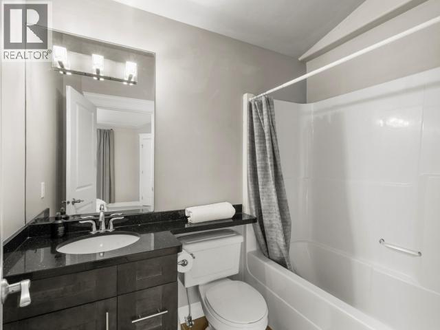 112 Alusru Way, Whitehorse, YT - Indoor Photo Showing Bathroom