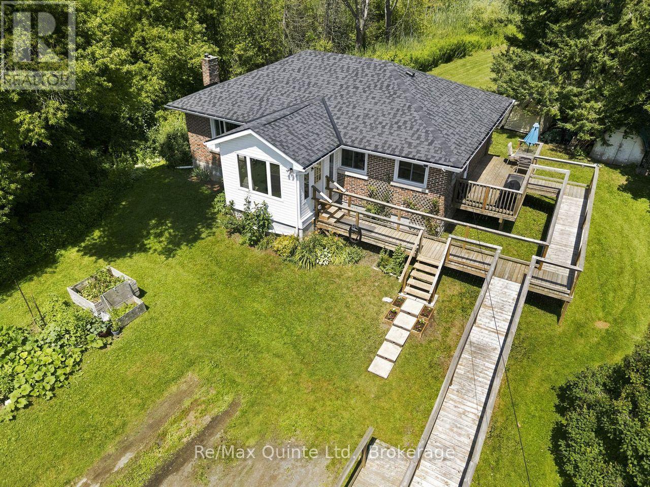 15150 County Rd 2, Brighton, ON - Outdoor
