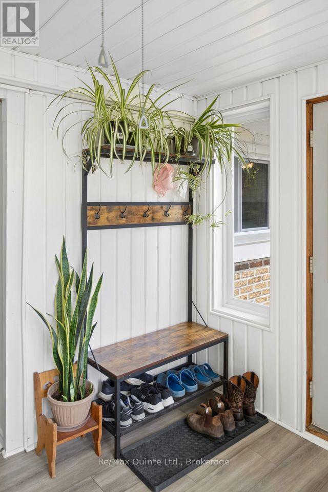 15150 County Rd 2, Brighton, ON - Indoor