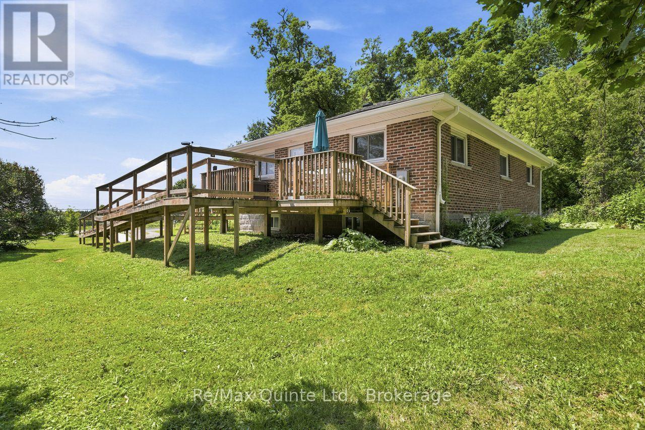 15150 County Rd 2, Brighton, ON - Outdoor
