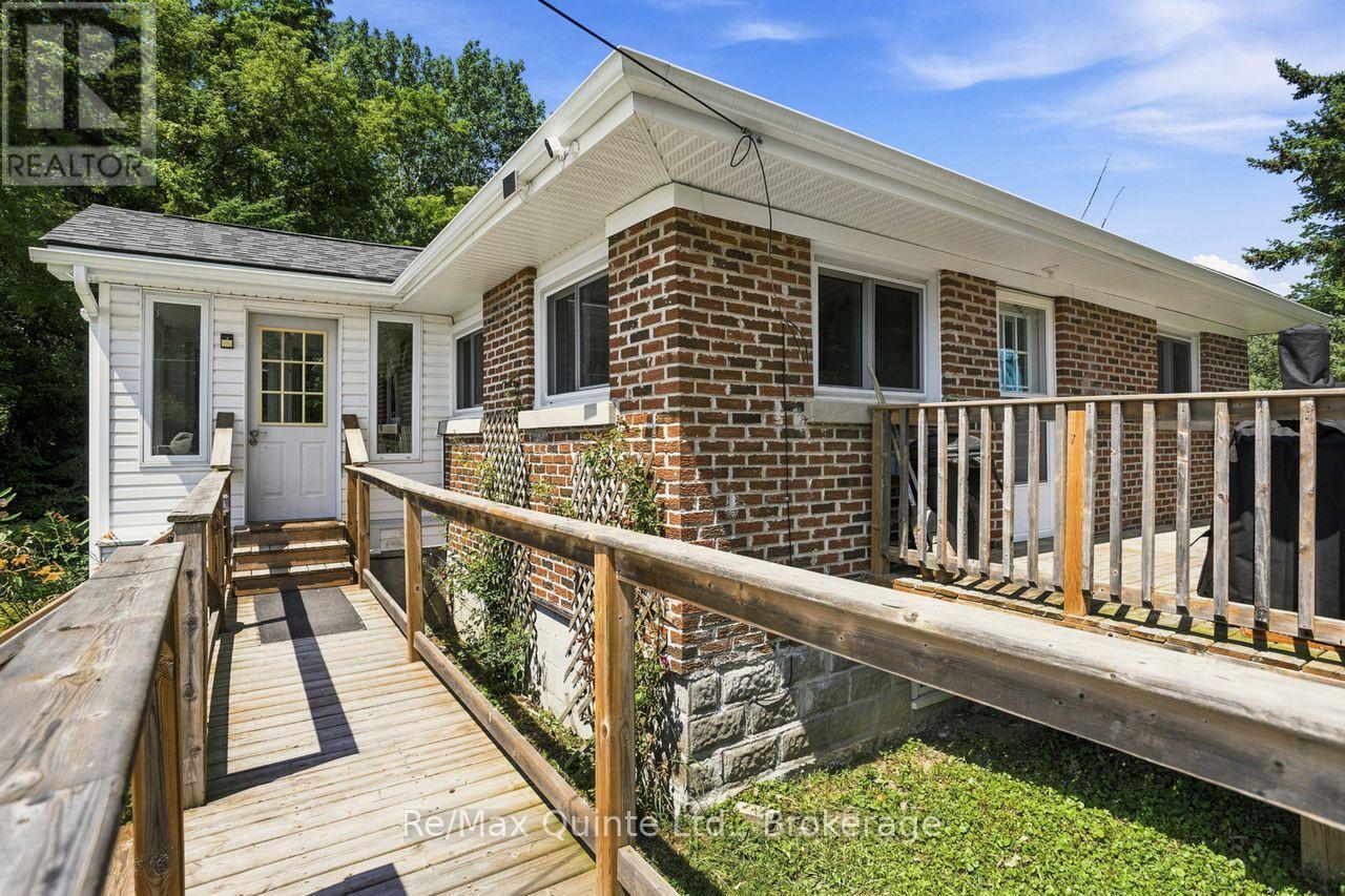 15150 County Rd 2, Brighton, ON - Outdoor