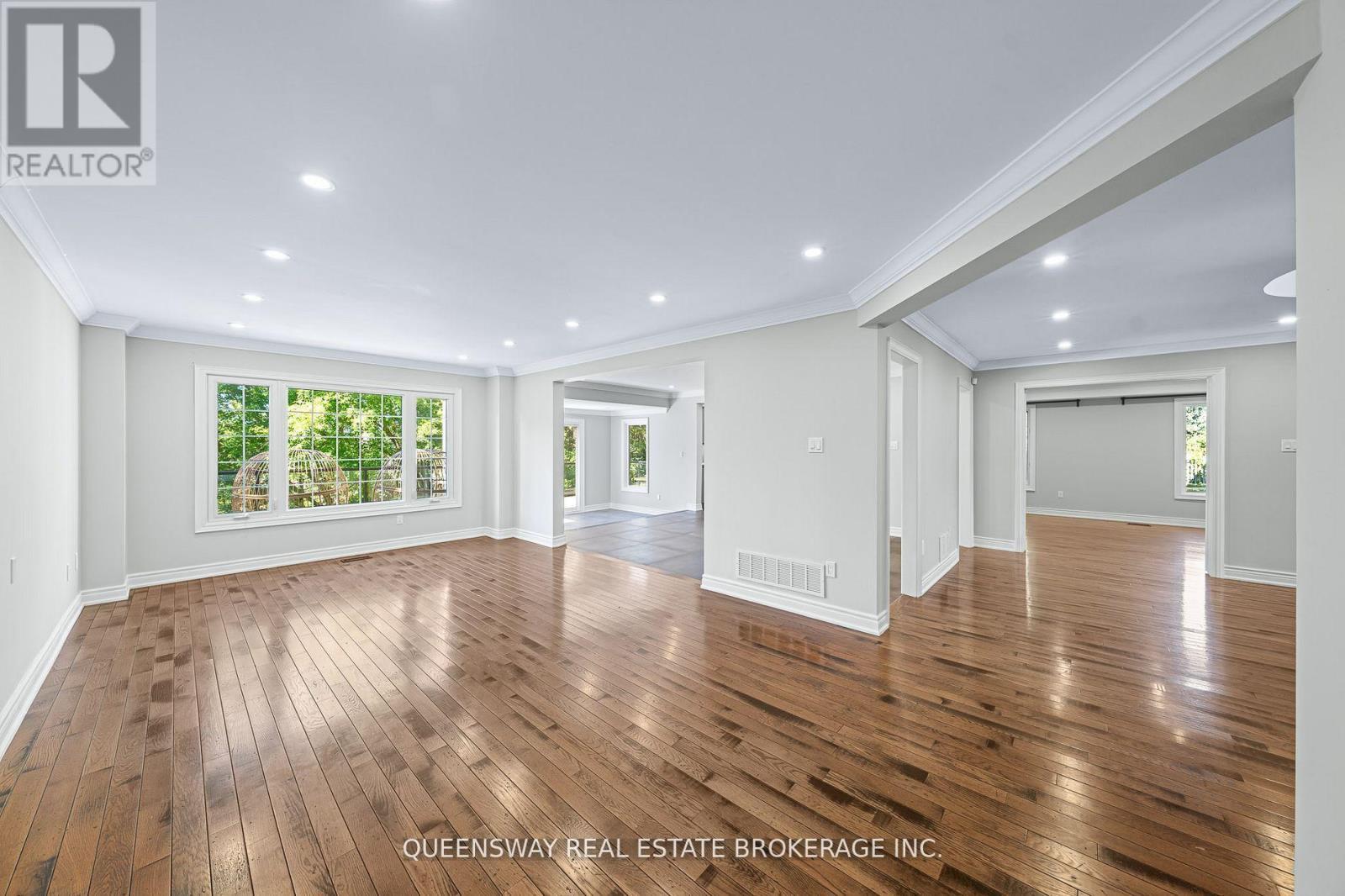 619 Culler Mews, Newmarket, ON - Indoor