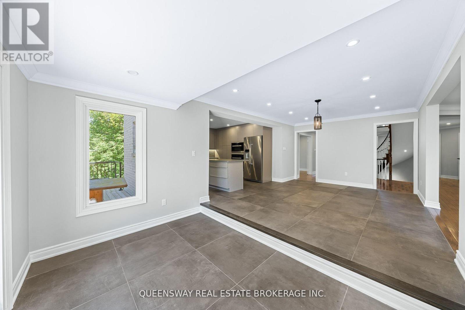 619 Culler Mews, Newmarket, ON - Indoor Photo Showing Other Room