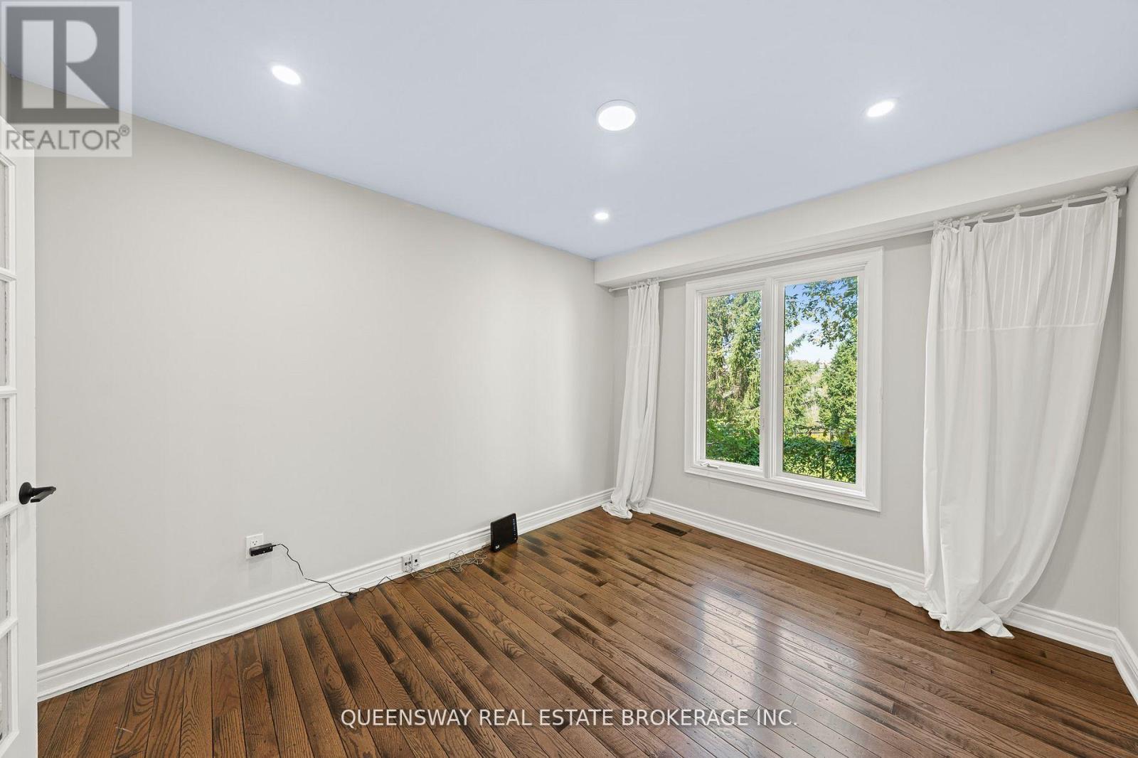 619 Culler Mews, Newmarket, ON - Indoor Photo Showing Other Room