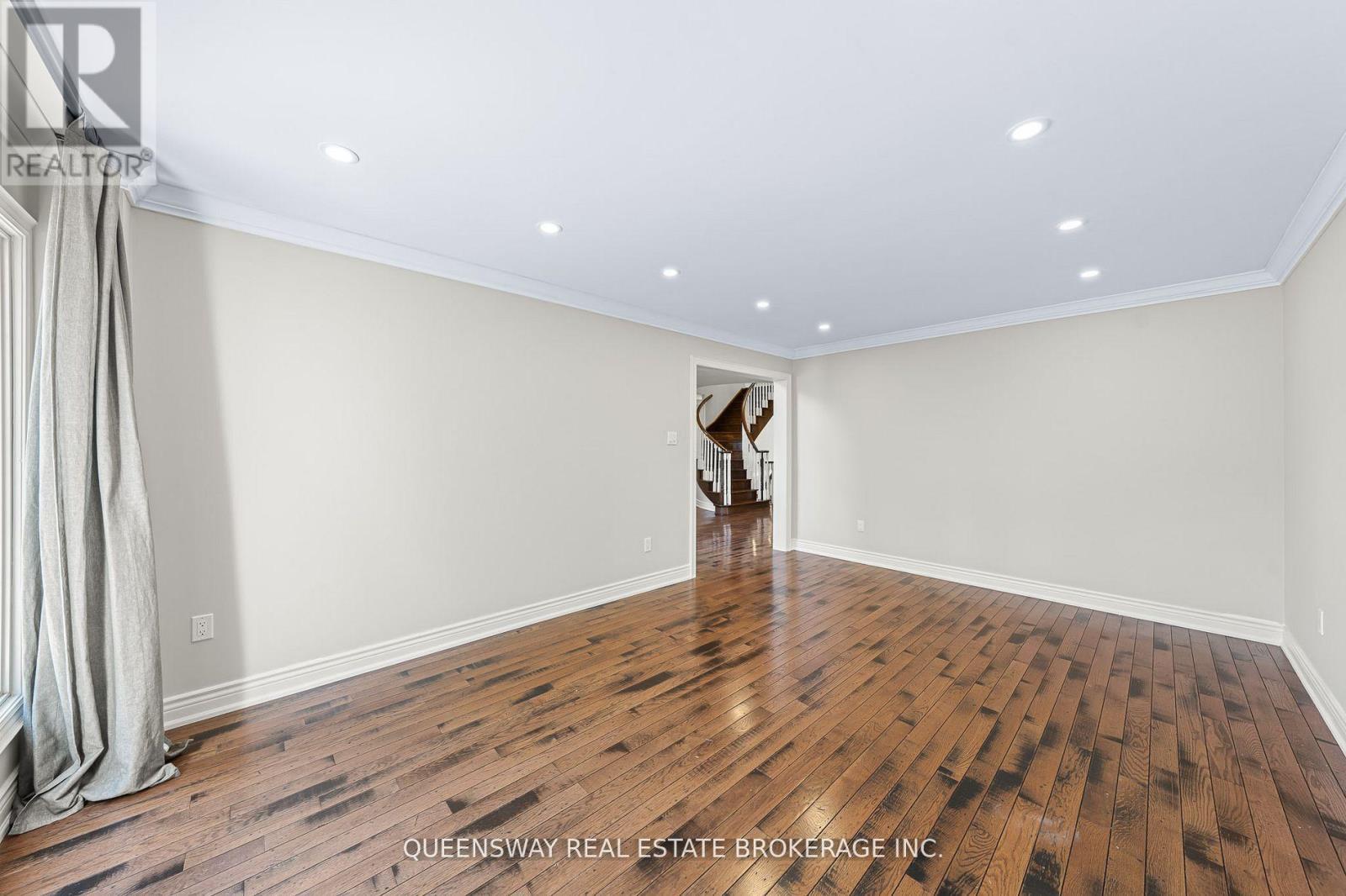 619 Culler Mews, Newmarket, ON - Indoor Photo Showing Other Room