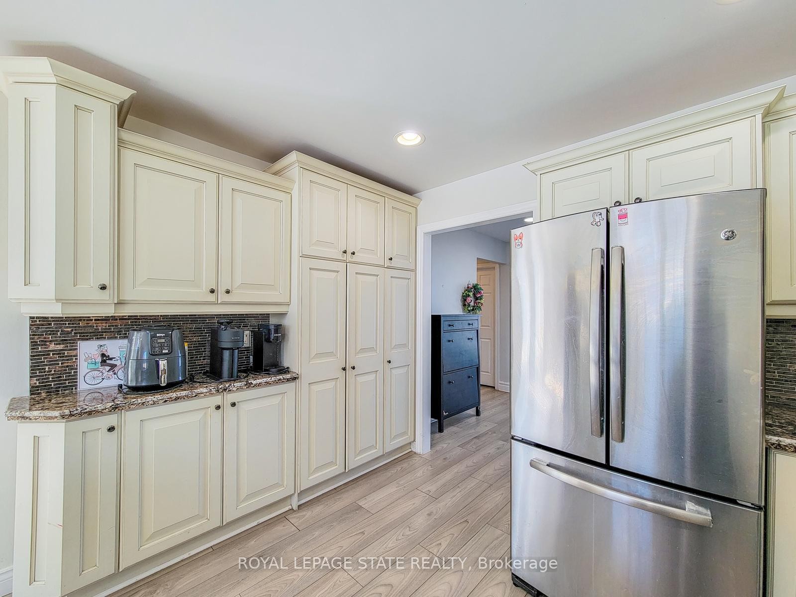 86 Margaret Avenue, Hamilton, ON - Indoor Photo Showing Kitchen
