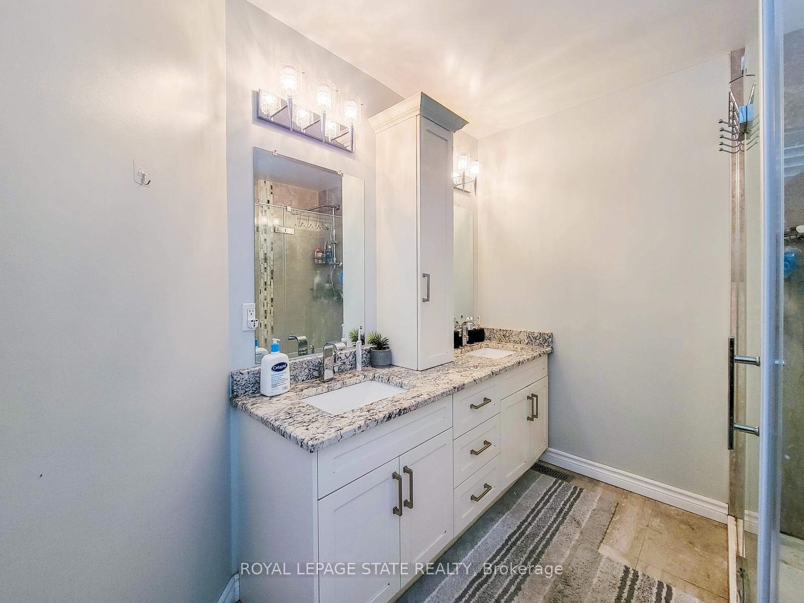 86 Margaret Avenue, Hamilton, ON - Indoor Photo Showing Bathroom