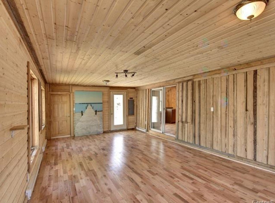 Salon - 108 Ch. Du Lac-Ludger, Lantier, QC - Indoor Photo Showing Other Room