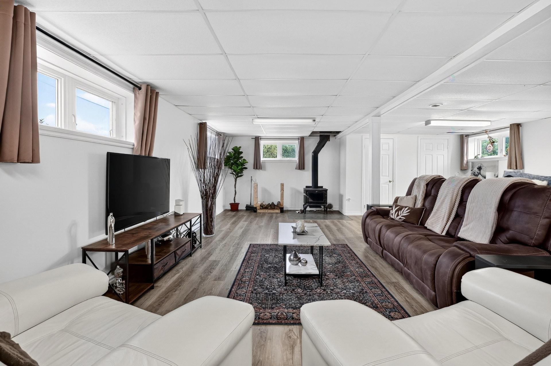 Salle familiale - 801 9E Avenue, Saint-Lin/Laurentides, QC - Indoor