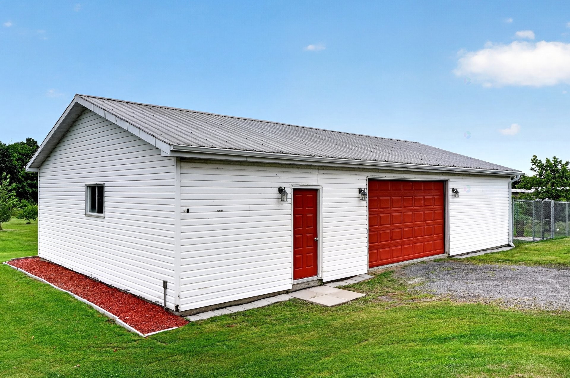 Garage - 801 9E Avenue, Saint-Lin/Laurentides, QC - Outdoor With Exterior