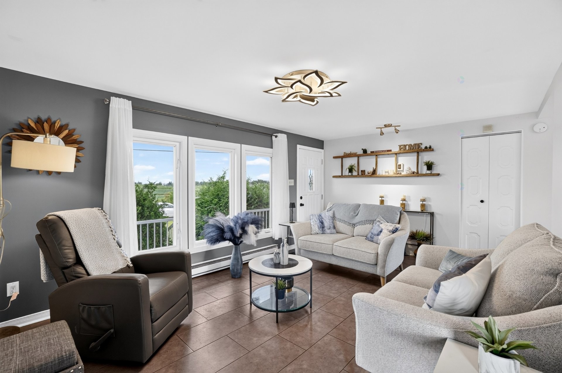 Salon - 801 9E Avenue, Saint-Lin/Laurentides, QC - Indoor Photo Showing Living Room