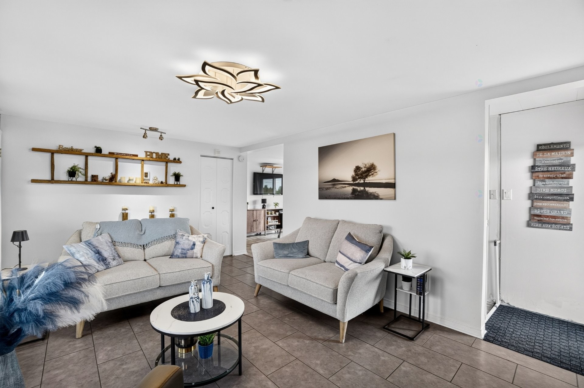 Salon - 801 9E Avenue, Saint-Lin/Laurentides, QC - Indoor Photo Showing Living Room