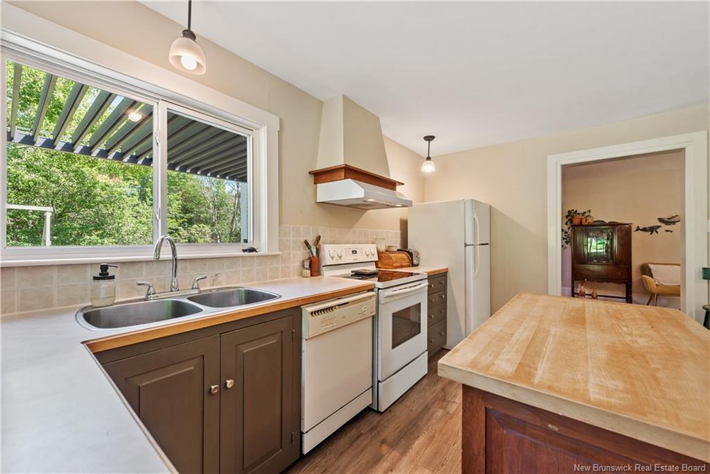 3900 Route 114, Hopewell Cape, NB