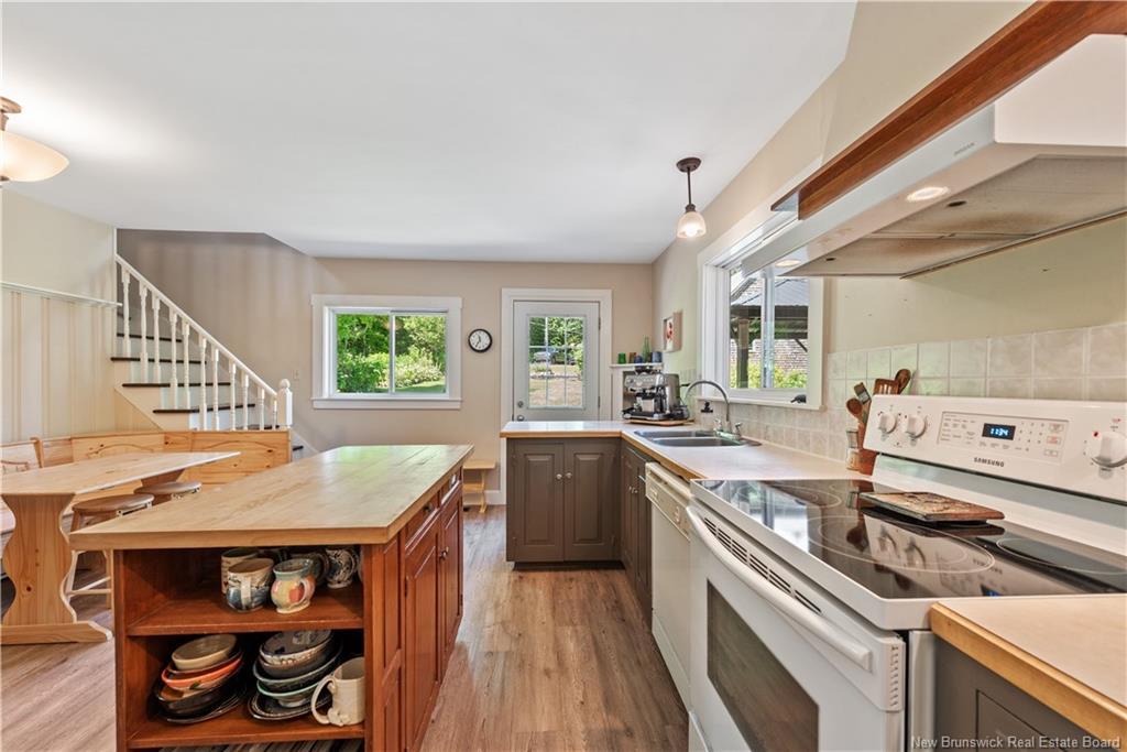 3900 Route 114, Hopewell Cape, NB