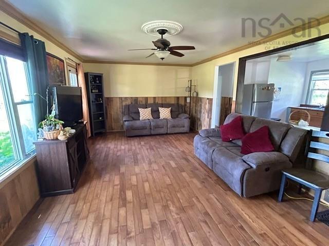 197 Highway 2, Brookfield, NS - Indoor Photo Showing Living Room
