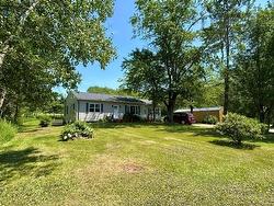 197 Highway 2 Brookfield, NS B0N 1C0