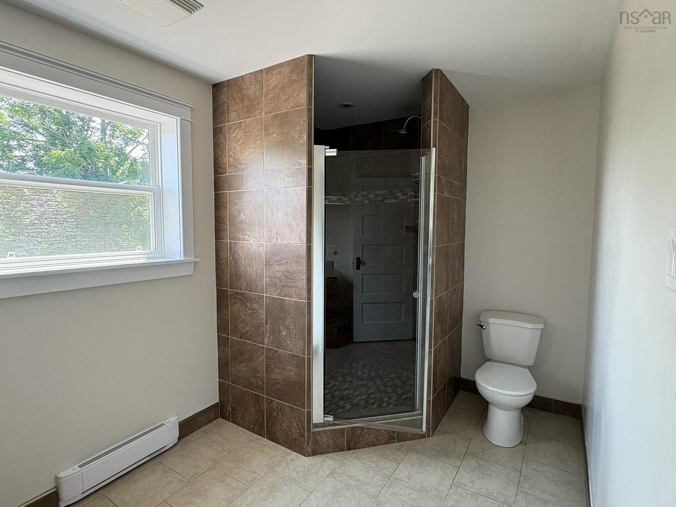 1637 North Main Street, Westville, NS - Indoor Photo Showing Bathroom