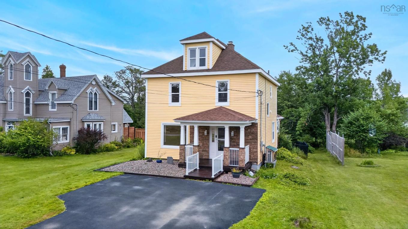 1637 North Main Street, Westville, NS - Outdoor