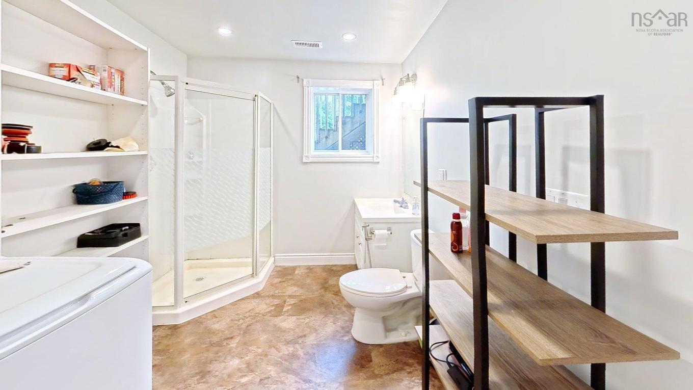 3 Windcrest Avenue, Stewiacke, NS - Indoor Photo Showing Bathroom
