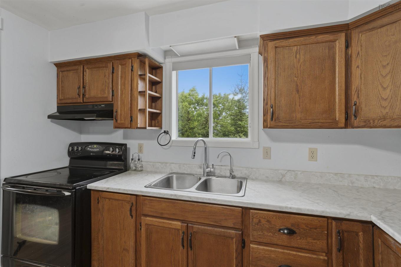 3 Windcrest Avenue, Stewiacke, NS - Indoor Photo Showing Kitchen With Double Sink