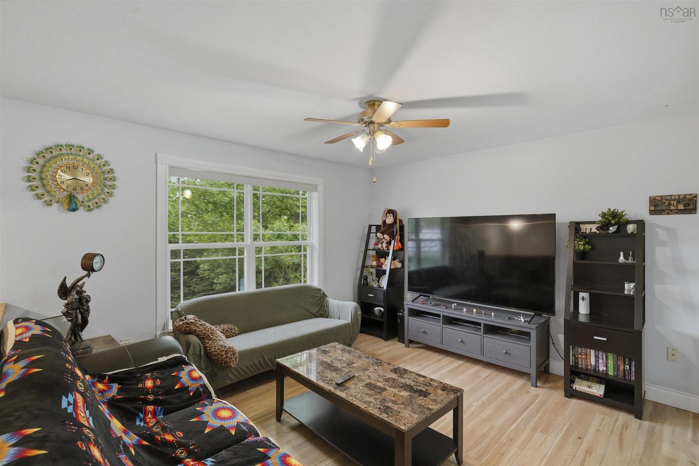 3 Windcrest Avenue, Stewiacke, NS - Indoor Photo Showing Living Room