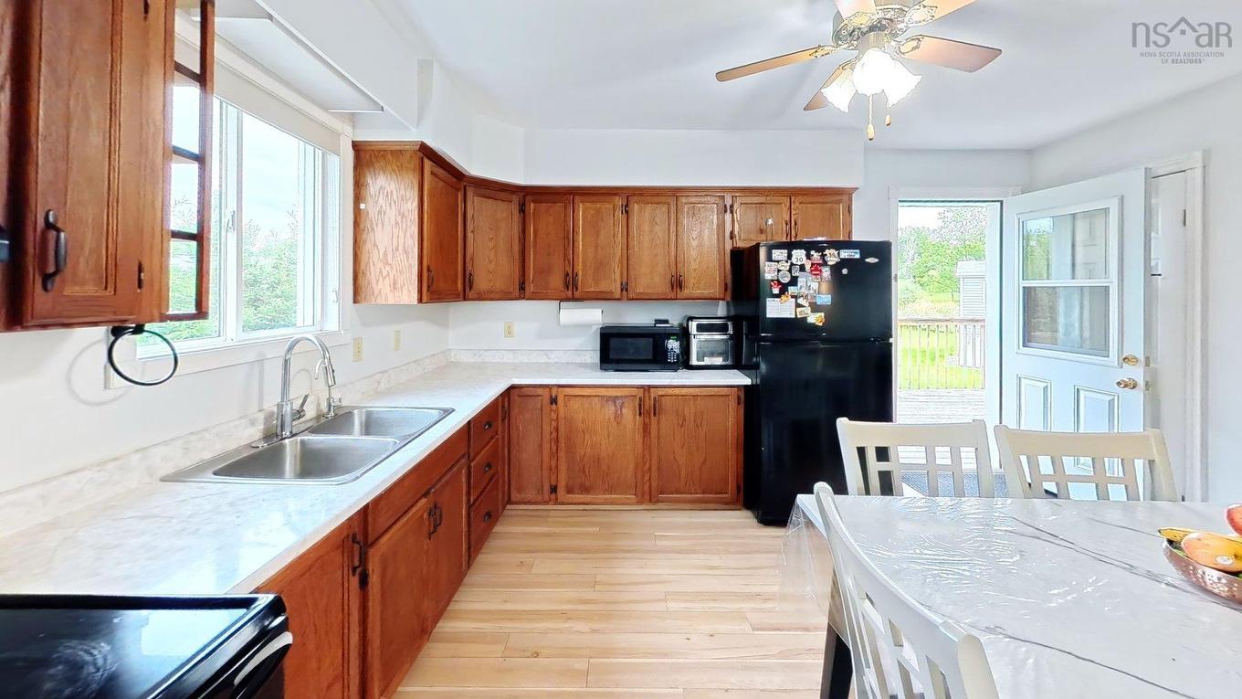 3 Windcrest Avenue, Stewiacke, NS - Indoor Photo Showing Kitchen With Double Sink