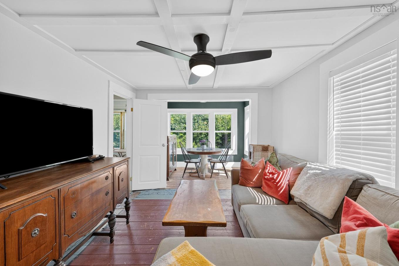 69 Church Street, Digby, NS - Indoor Photo Showing Living Room